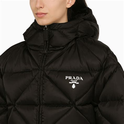 prada daunenjacke damen mit logo